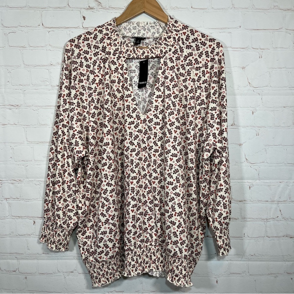 Torrid Textured Jersey Choker Neck Smocked Bottom Top Womens 3X (22-24) NWT